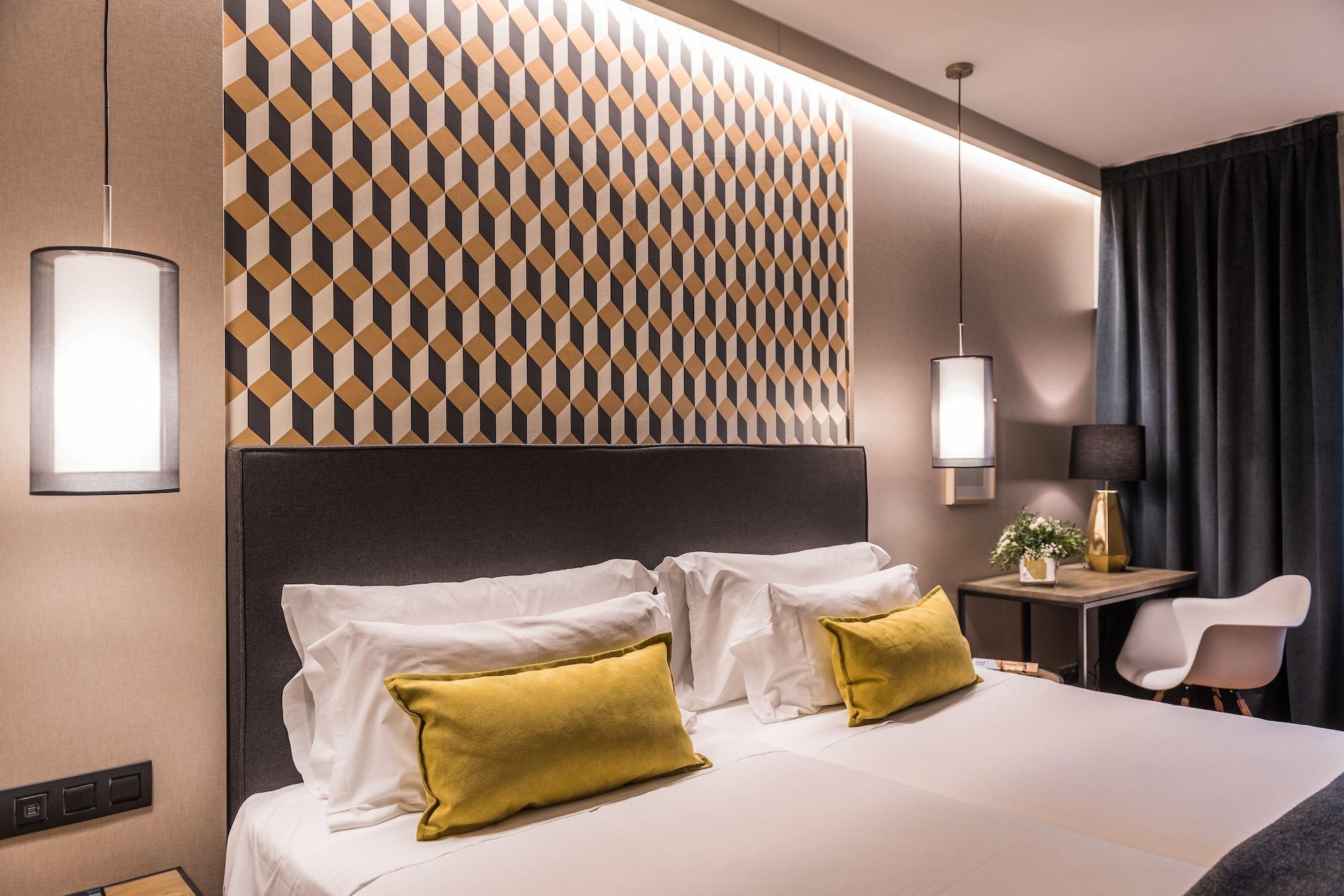 Up Rooms Vic Hotel Εξωτερικό φωτογραφία