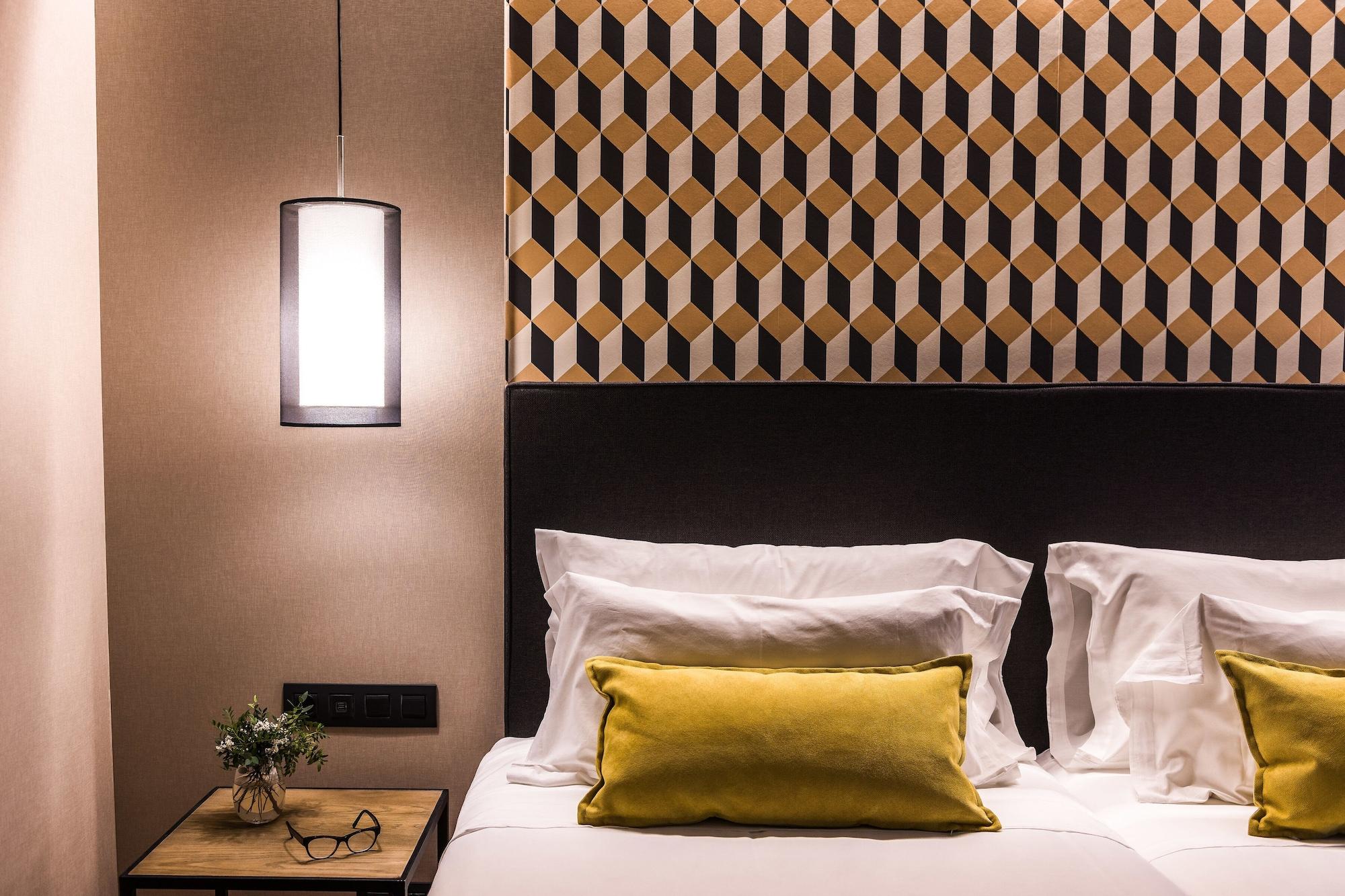 Up Rooms Vic Hotel Εξωτερικό φωτογραφία