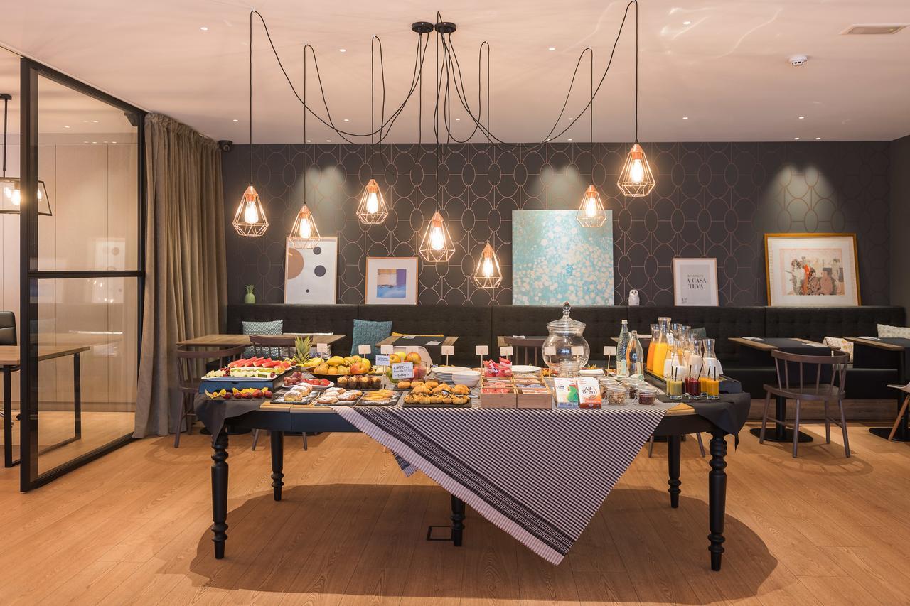 Up Rooms Vic Hotel Εξωτερικό φωτογραφία