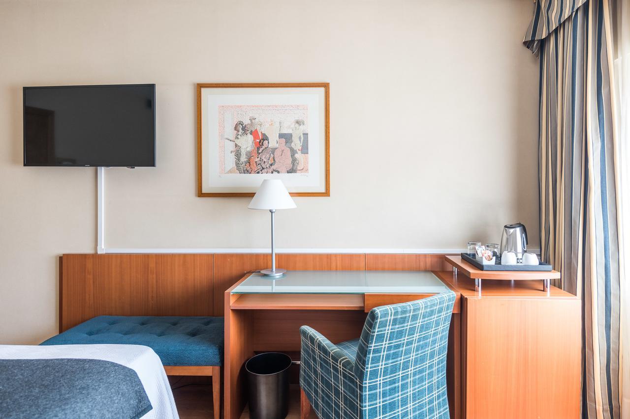 Up Rooms Vic Hotel Εξωτερικό φωτογραφία
