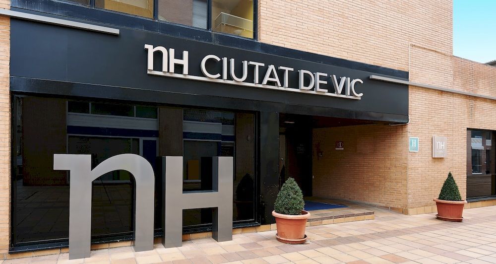 Up Rooms Vic Hotel Εξωτερικό φωτογραφία